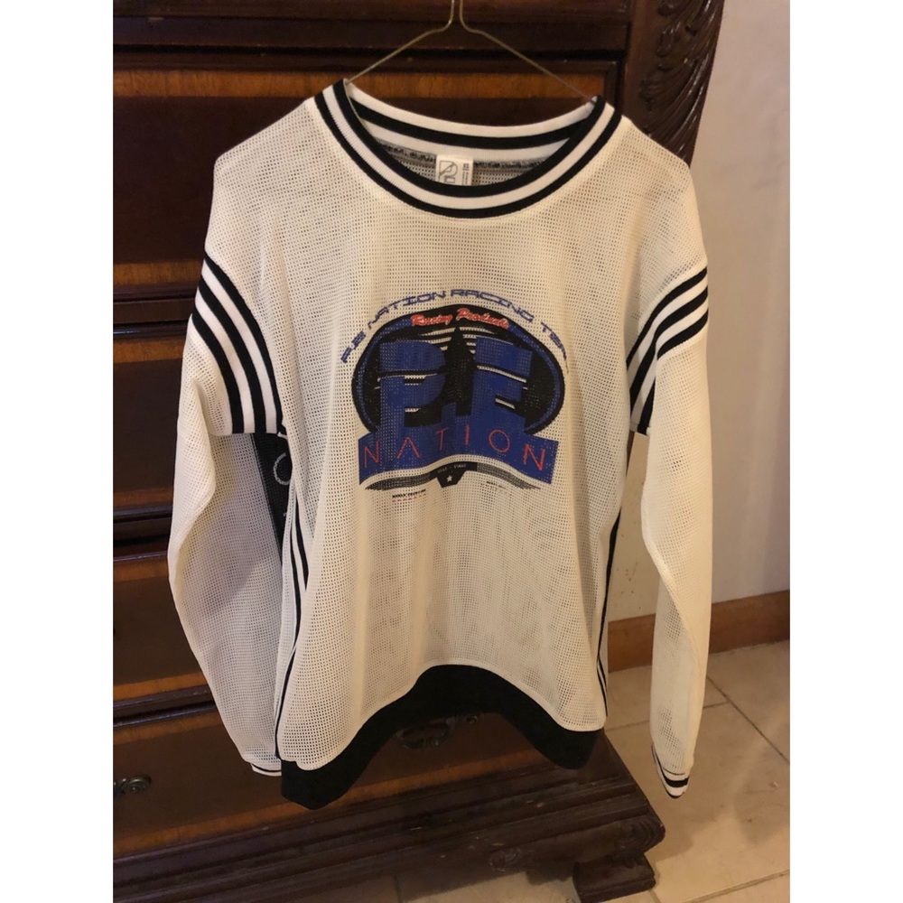Mesh Pull Over